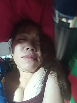-Luni- stripchat live cam model