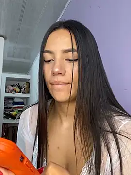 Marianahb-e stripchat live cam model
