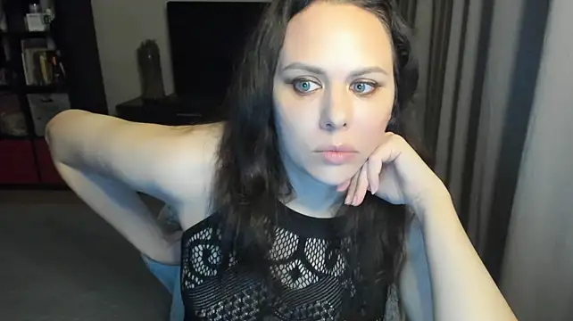 MollyCheiz stripchat live cam model
