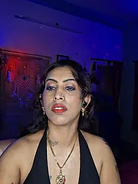Poisonou5 stripchat live cam model