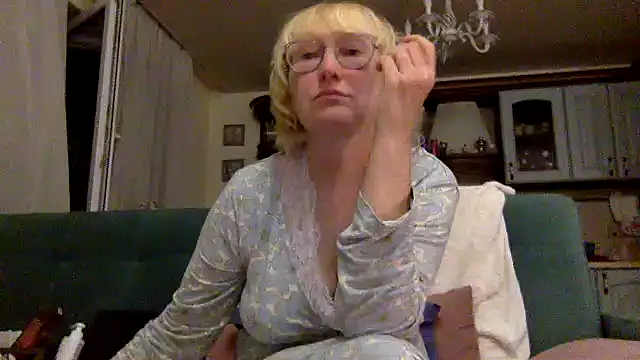 Zeyona stripchat live cam model