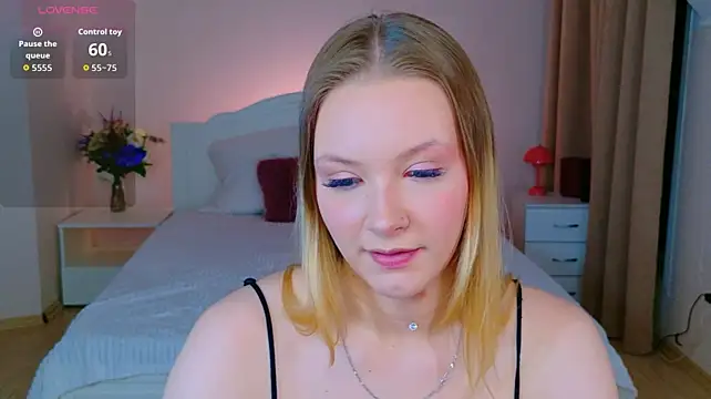 StaceyyJones stripchat live cam model