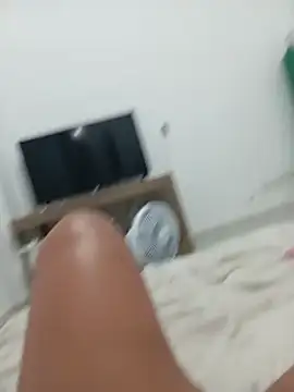 Milynhaofc stripchat live cam model