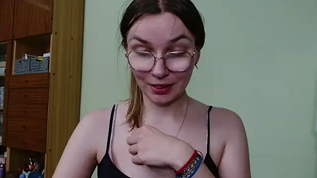 LooveELLYx stripchat live cam model
