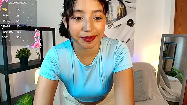 Luna_Ferrer10 stripchat live cam model