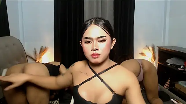 Redmill_collins stripchat live cam model