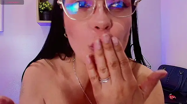Zuzana21 stripchat live cam model