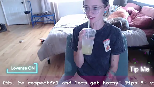 Plantbabeee stripchat live cam model