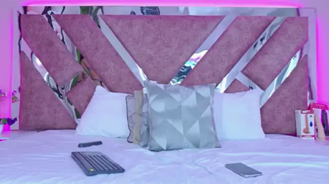 CandyLuxury__ stripchat live cam model