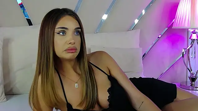 IvyNox stripchat live cam model