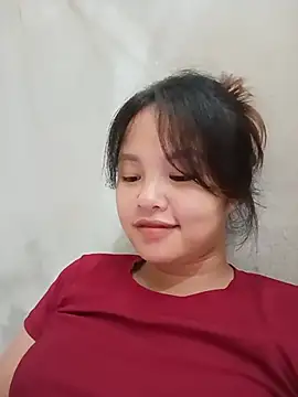 Pretty-haert stripchat live cam model