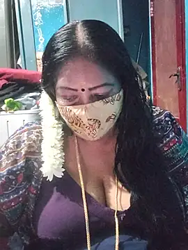 maniisha stripchat live cam model