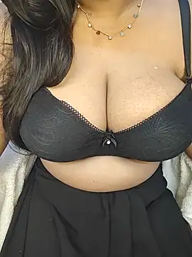Curvy_Pooja stripchat live cam model