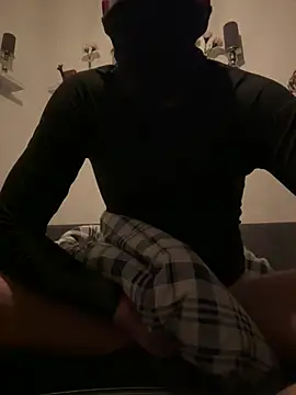LaarsenX stripchat live cam model
