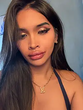 PrettyYoungHugeCockTS stripchat live cam model