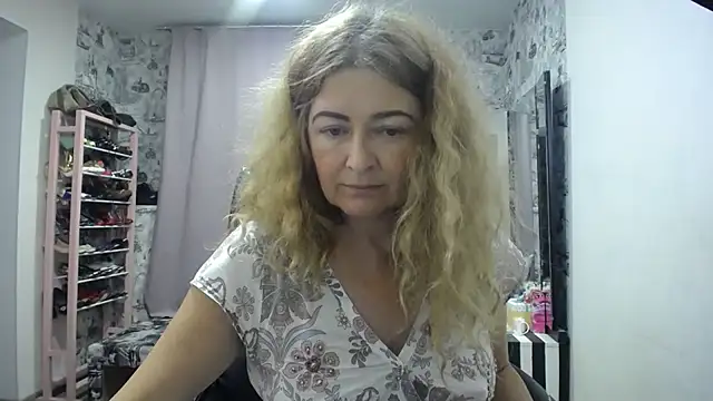 Helen1974 stripchat live cam model