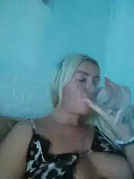 visnjica stripchat live cam model