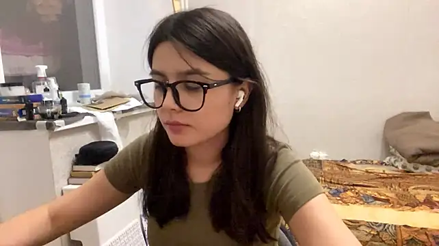 SaintMari stripchat live cam model