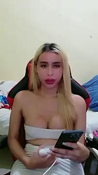 celest_yummy stripchat live cam model