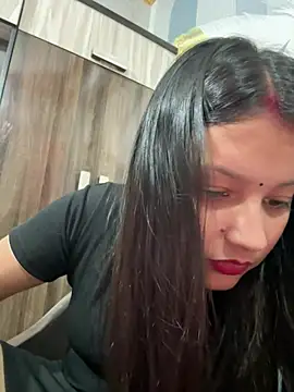 Aarohi_Thakur stripchat live cam model