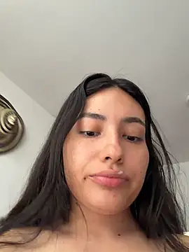 VioletRousee stripchat live cam model