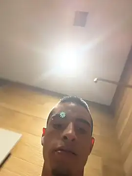 willclayy stripchat live cam model