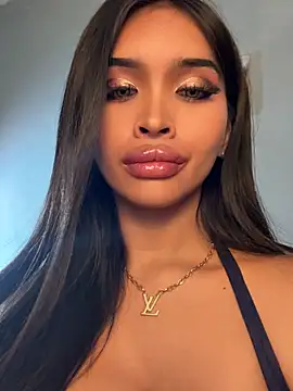 PrettyYoungHugeCockTS stripchat live cam model