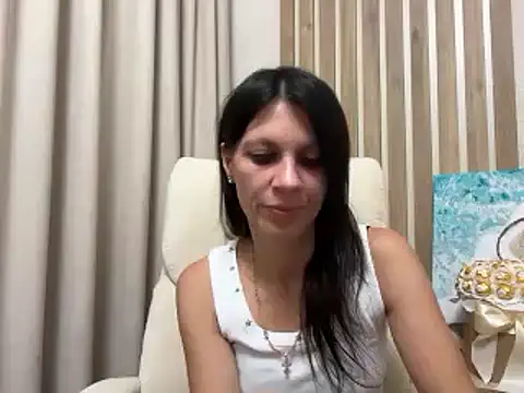 InjaAtHome stripchat live cam model