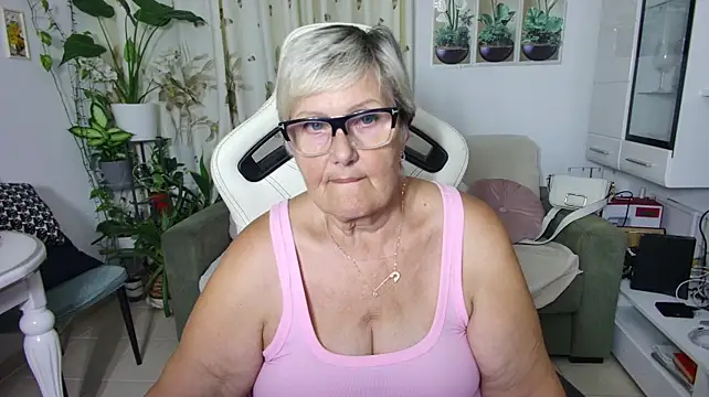 Selenna57 stripchat live cam model