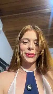 ---Red-haired-Fox--- stripchat live cam model