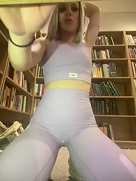 AlyssaFoxx_ stripchat live cam model