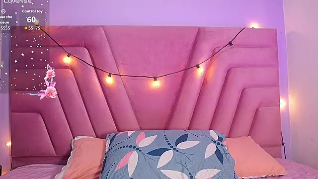 youngmommyy stripchat live cam model
