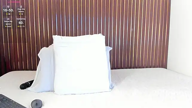 mia_pineda stripchat live cam model
