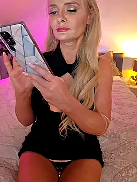 AnnaVelmore stripchat live cam model