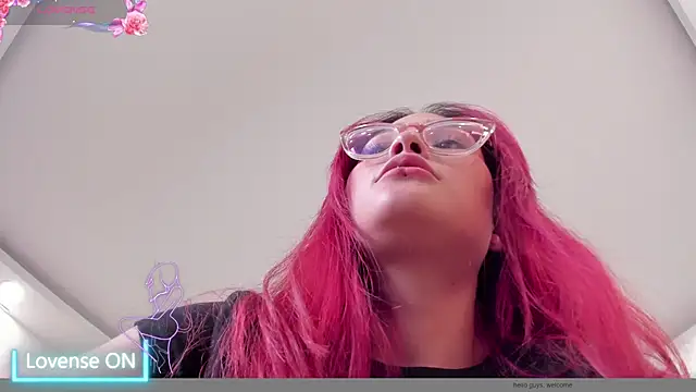 mae_lyra stripchat live cam model