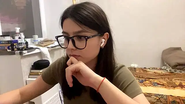 SaintMari stripchat live cam model