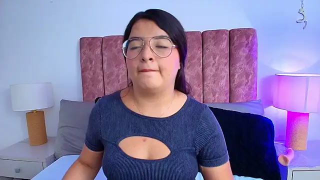 MeganCarlson stripchat live cam model