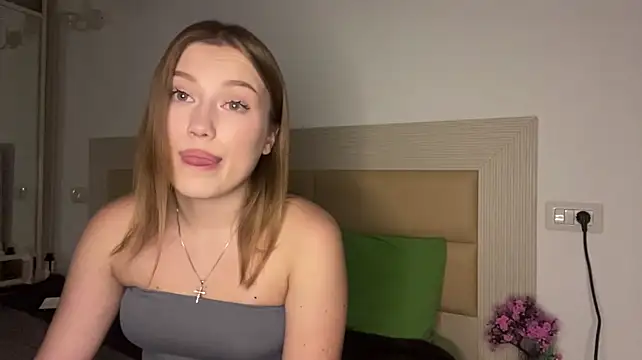RosenMist stripchat live cam model