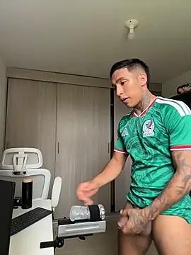 sendfer stripchat live cam model