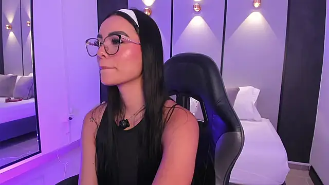 emily_tolson stripchat live cam model