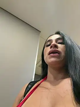 RoseOnYou stripchat live cam model