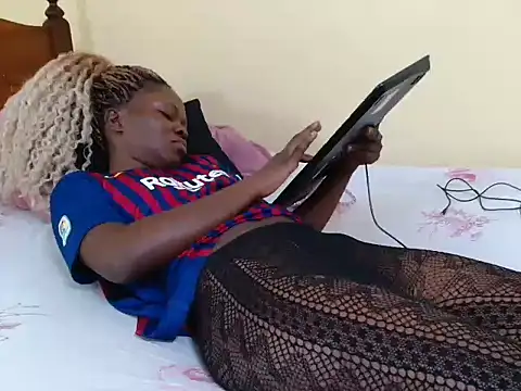 Raven_vixen stripchat live cam model