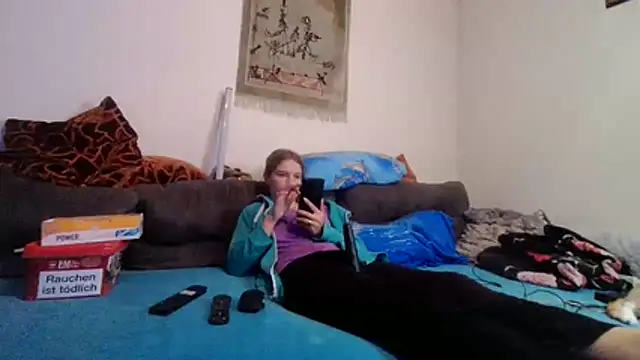 Mercedeswoman8 stripchat live cam model