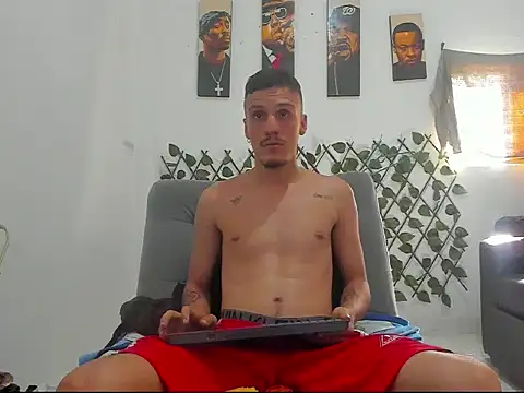 Latins_Boss stripchat live cam model