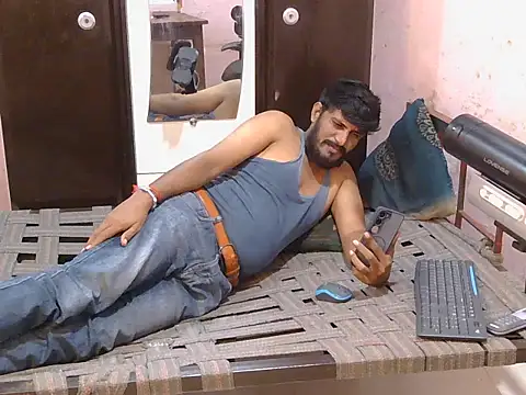 HotXKrish stripchat live cam model