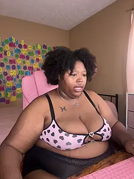 Chocolatebunnyxx96 stripchat live cam model