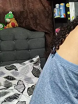 Estrella2001 stripchat live cam model