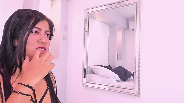 LuciaFerreria stripchat live cam model
