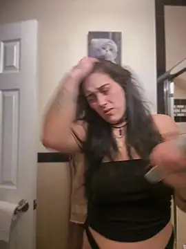 ThicBunz stripchat live cam model