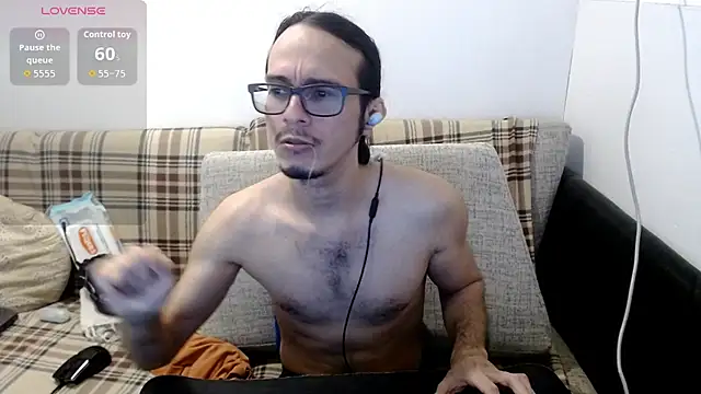 cholitohermoso stripchat live cam model